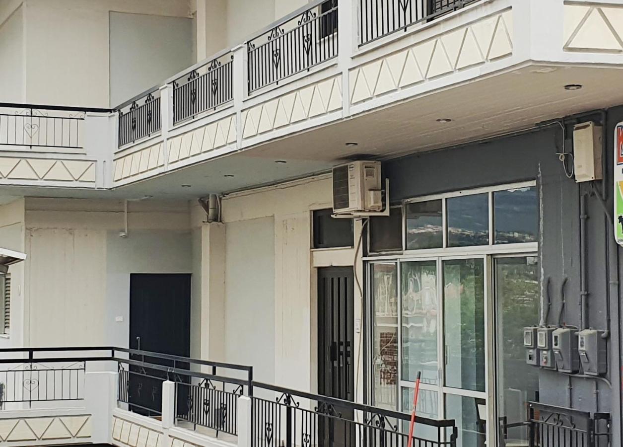 Walnut Home Apartment Near Ancient Olympia Krestena Luaran gambar